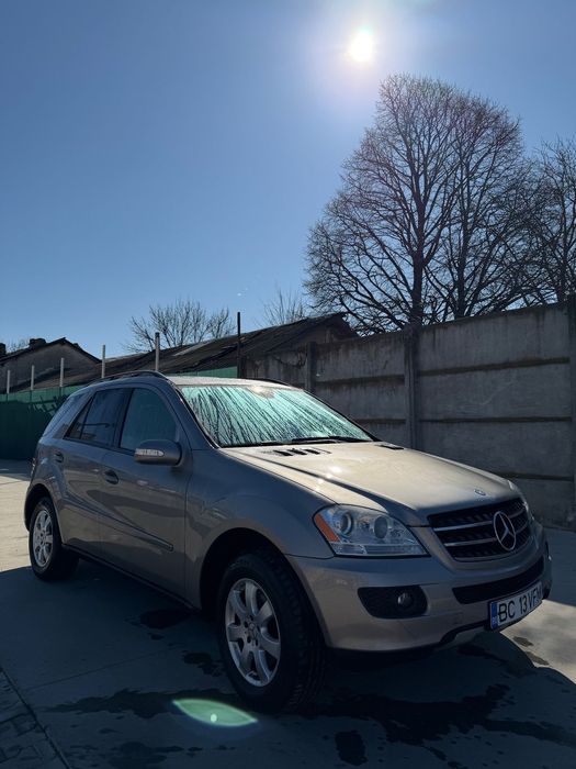 Mercedes-Benz ML Mercedes-Benz ML320