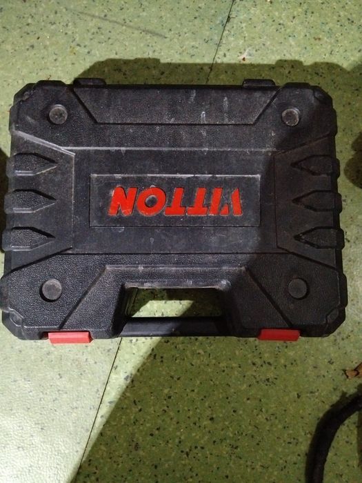 Продам новый шуруповёрт VITTON 1112