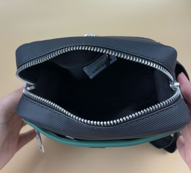 Барсетка лакост в отличном состоянии