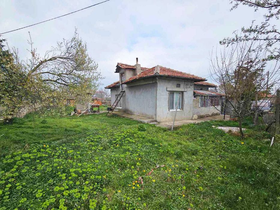 Къща с просторен двор в Балчик