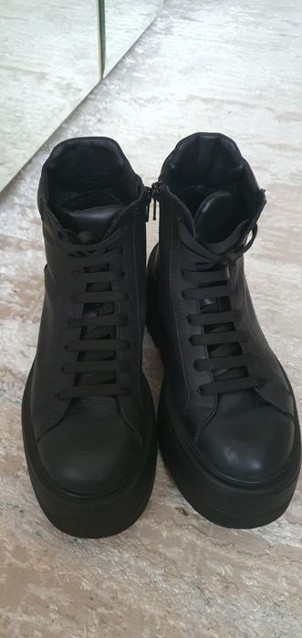 Ghete damă cu platformă