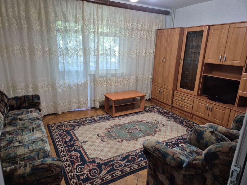 Inchiriez apartament 3 camere