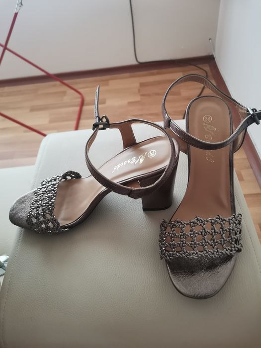 Сандали  на  ток