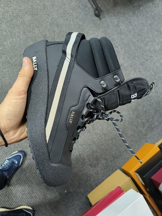 Новые демисезонные ботинки bally