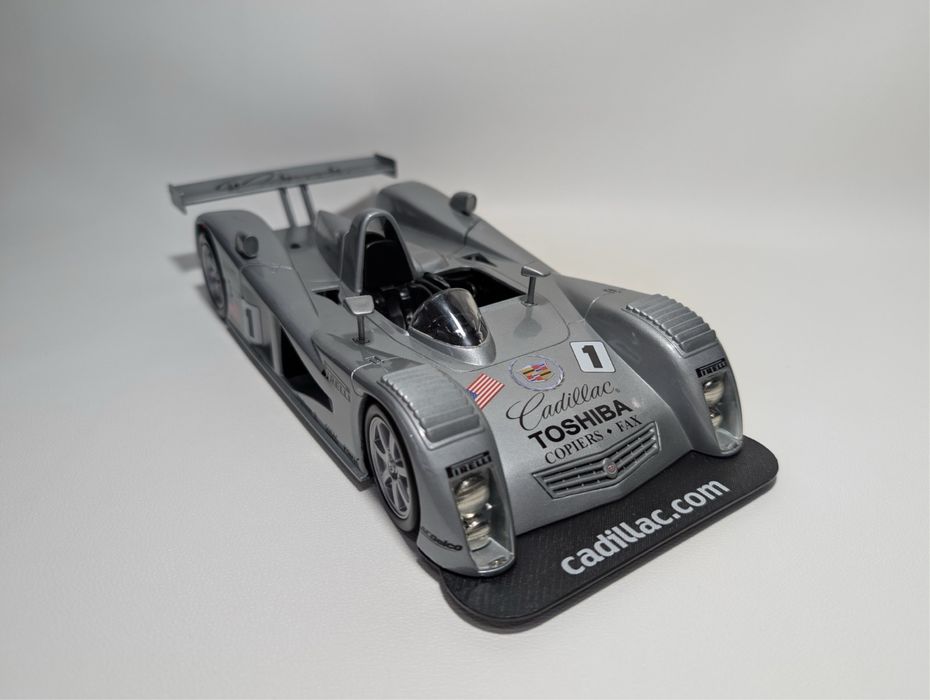Macheta Hot Wheels 1:18, 2001 Cadillac LMP