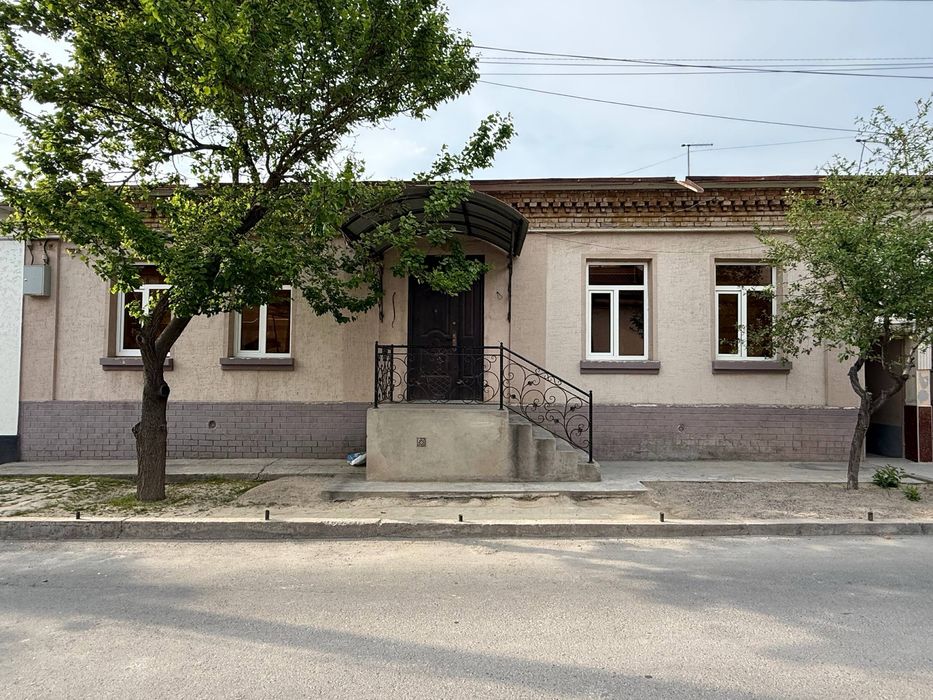 Uchtepa shtab hovli 4 sotok