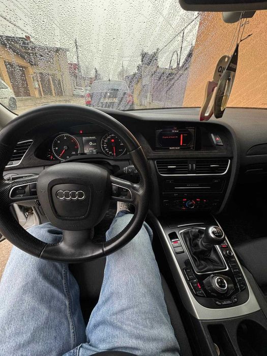 Vând Audi A4 B8, an fabricație 2011, motorizare 2.0 Tdi