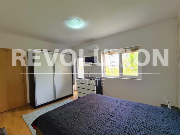 Дава се под наем Двустаен апартамент в Варна, Център - 60 кв.м за 598.23 € - Снимка #4