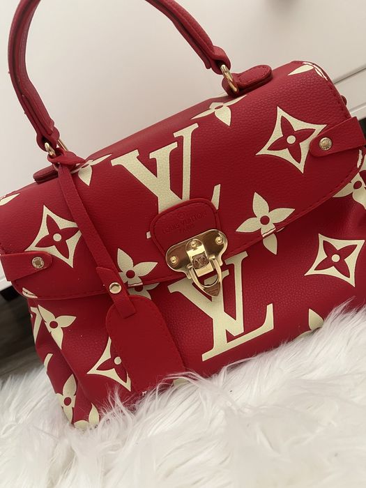 Страхотна кожена чанта LV