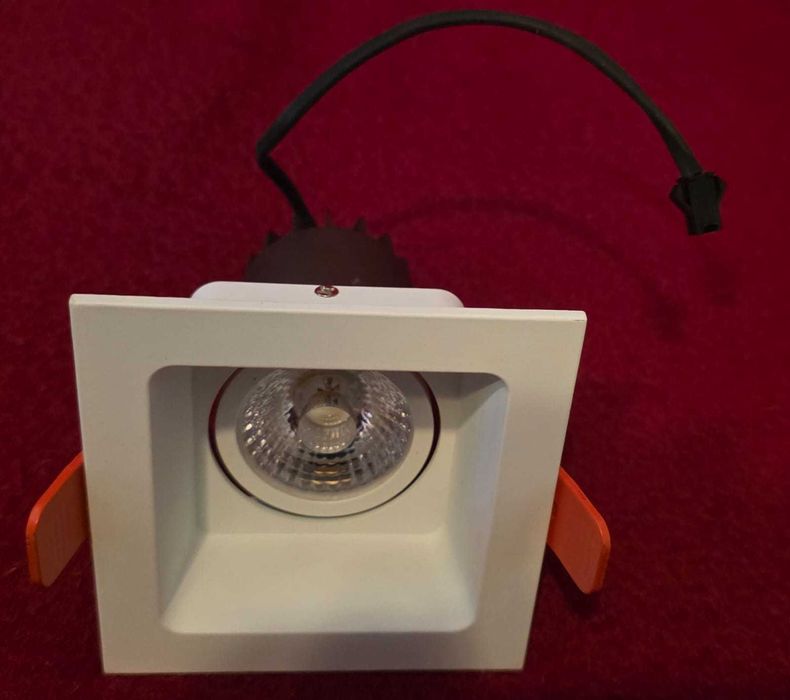 Spot LED incastrabil, orientabil 10W