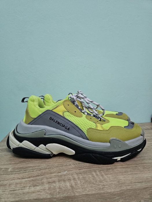 Vând Balenciaga Triple S Neon Yellow - 44 - Stare excelentă - original
