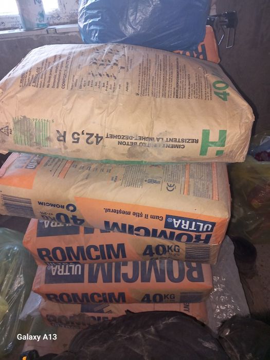 Ciment la saci de 40 kg vechii