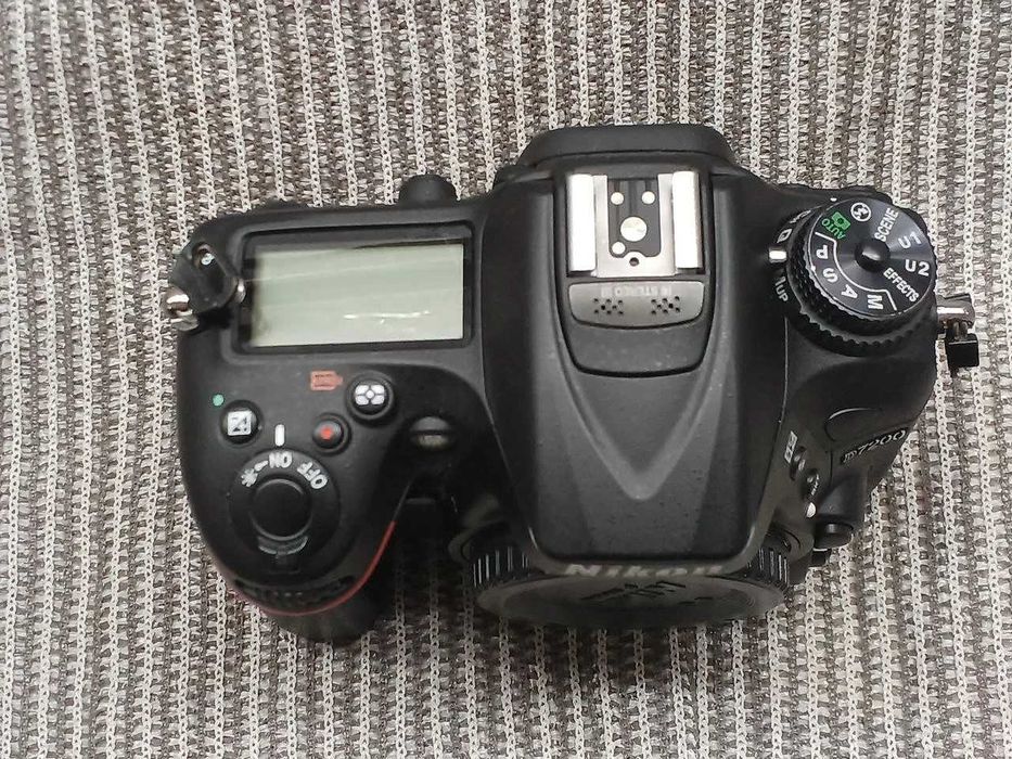 Фотоапарат и обектив Nikon D7200 AF-S NIKKOR 18-135mm