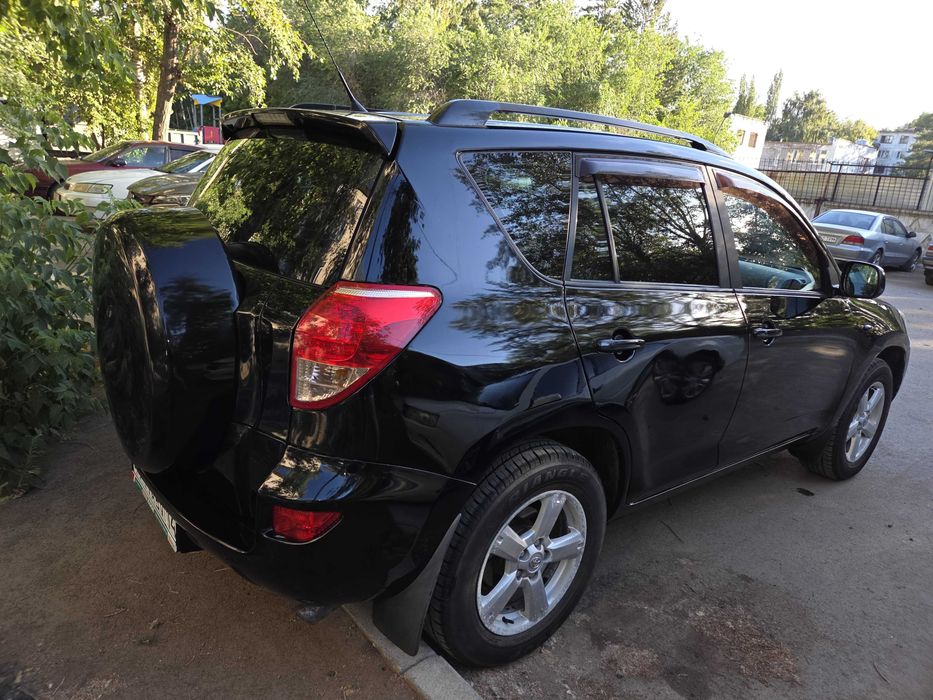 Toyota RAV4 2006г 2.0