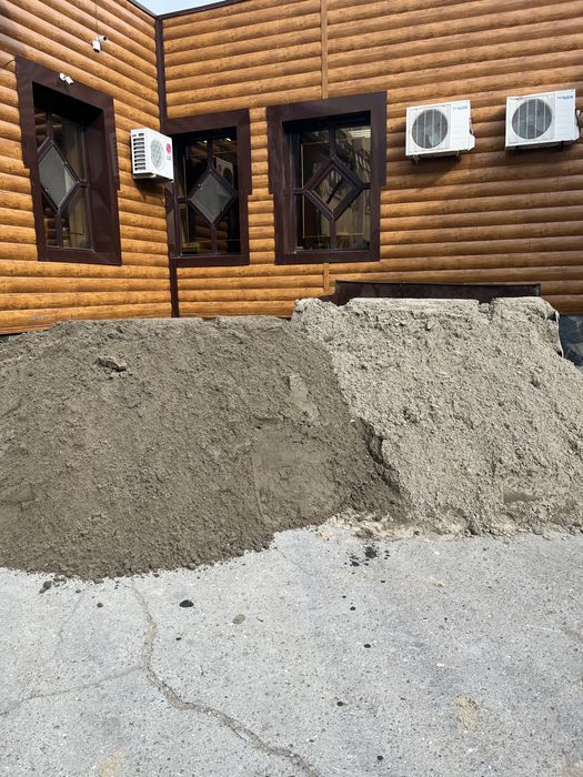 Песок строительный, речной.