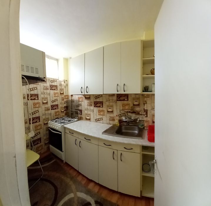 Închiriez garsoniera