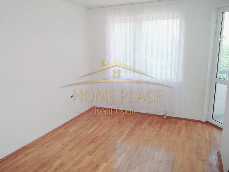 Четиристаен апартамент в кв.Аспарухово.