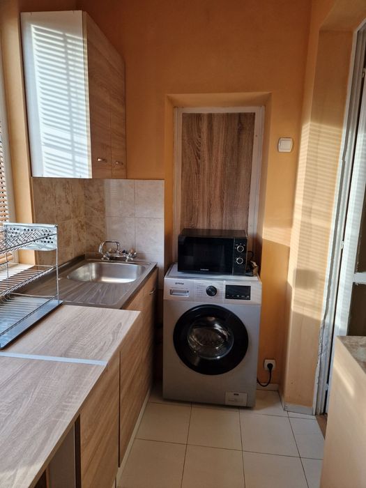 Отдавам под наем