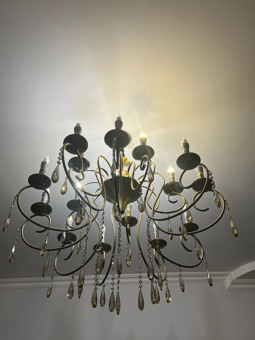 Продается люстра