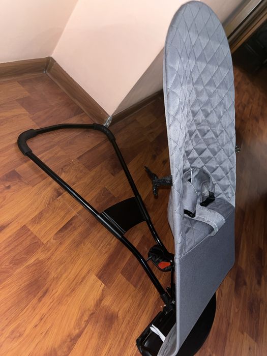 Шезлонг детский серый