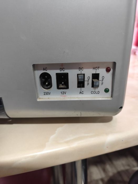 Frigider auto Laurina 12/220 v