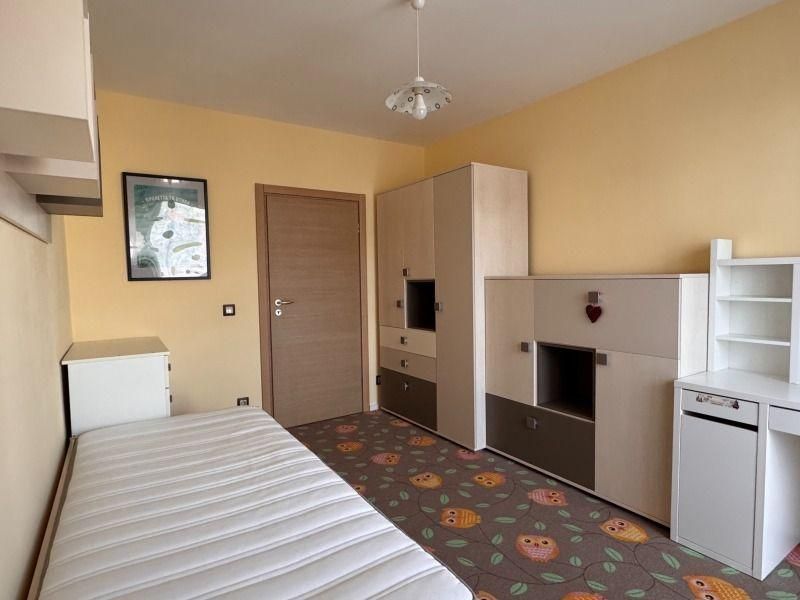 Дава се под наем Тристаен апартамент в София, Гео Милев - 100 кв.м за 777.75 € - Снимка #5