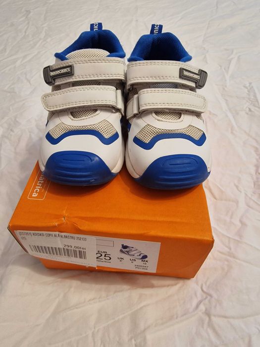 Adidasi Biomecanics, marimea 25