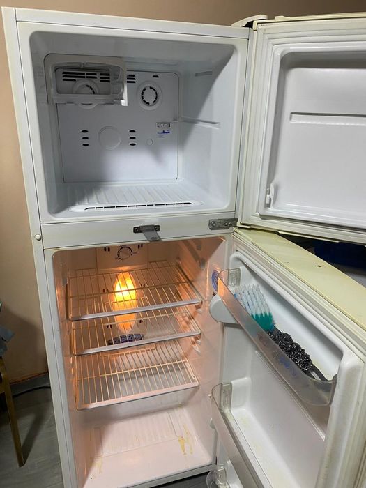 Продается холодильник рабочий! недорого срочно