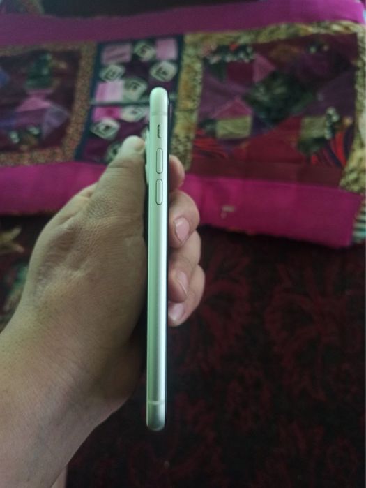 Айфон 11 сотлад 64 гб