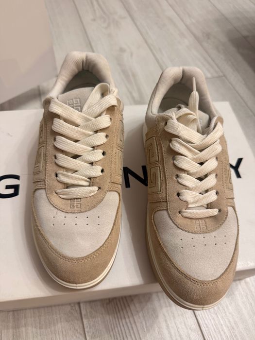 Givenchy  нови оригинални