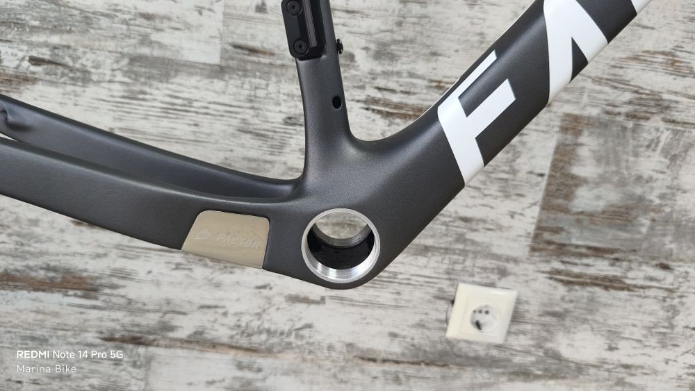НОВА карбонова рамка Factor LS Gravel CeramicSpeed | 49
