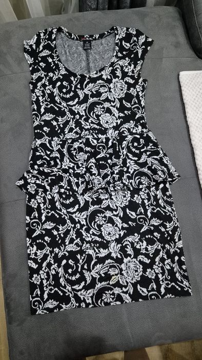 Дамска рокля с цветя