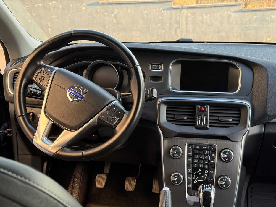 VOLVO V40 2.0 D3 150 CP