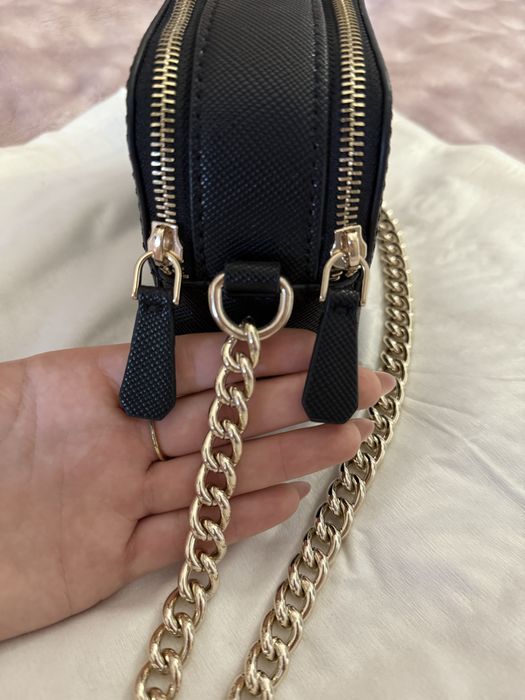 Черна чанта Guess