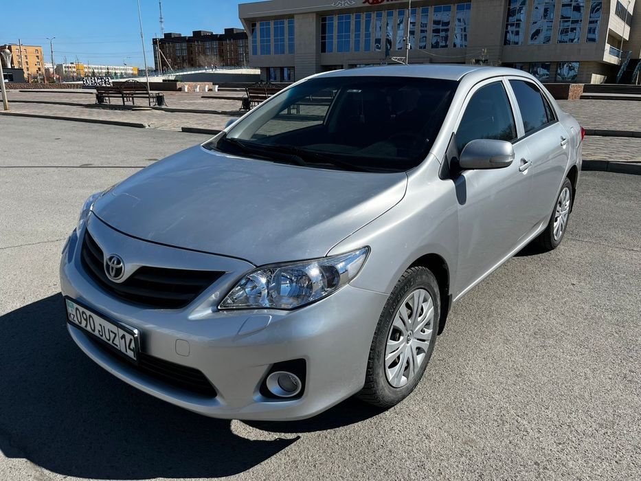 Тойота Королла 2012