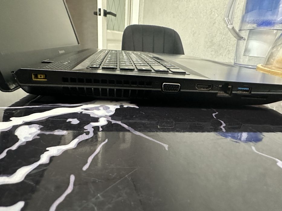 Ноутбук Lenovo с большим экраном