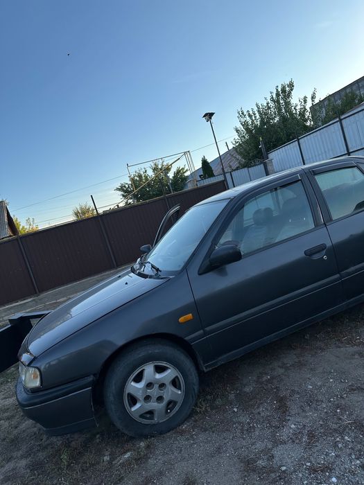 Nissan primera 1992г