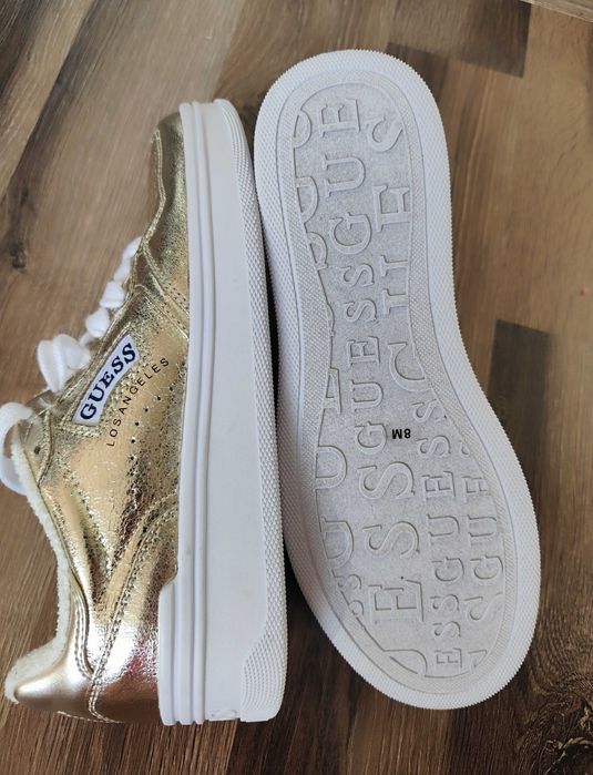 Нови оригинални кецове Guess Sybela