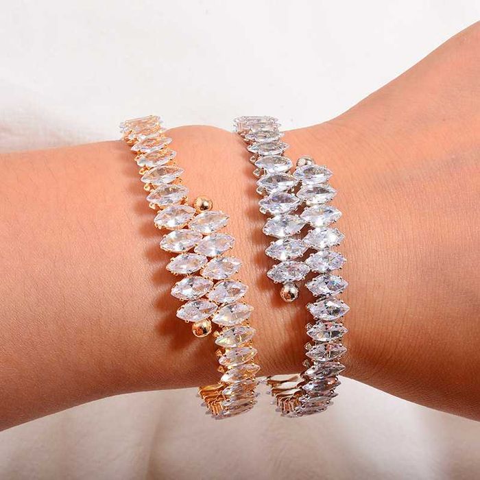 Гривни от неръждаема стомана, различни видове