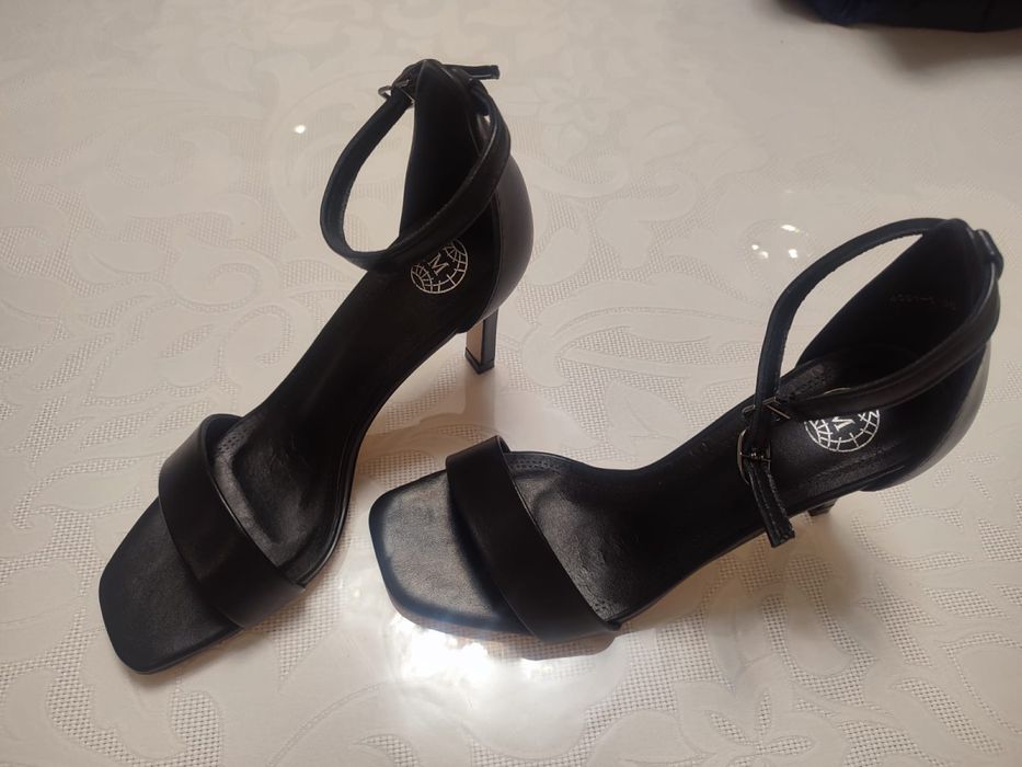 Босоножки новые,36 размер