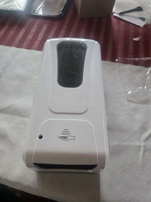 Dozator automat pentru săpun și dezinfectant