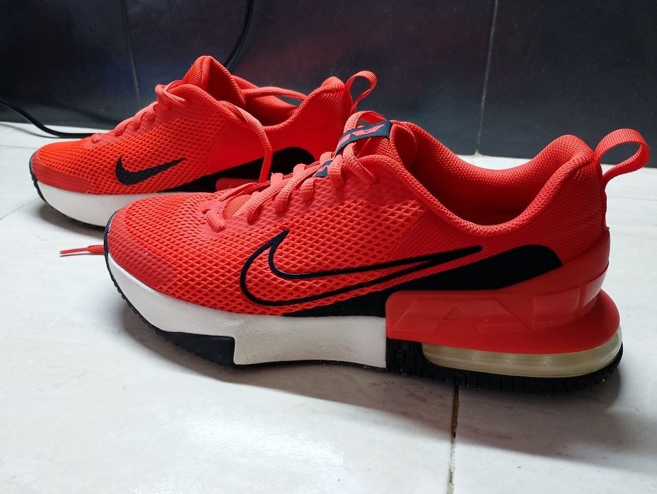 Оригинални маратонки Nike