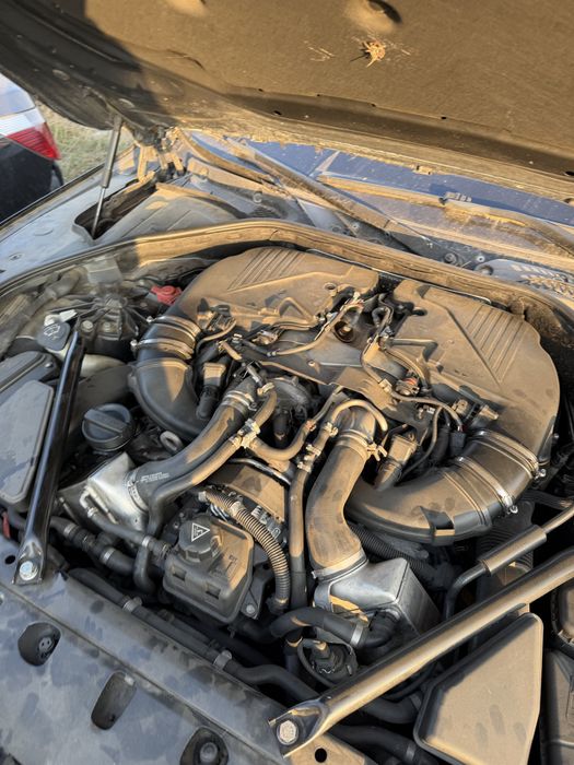 Motor BMW Seria 5 F10 550i benzina N63 4.4 benzina biturbo injectoare N63 alternator bmw N63 4.4 benzina  chiuloasa N63 4.4 benzina