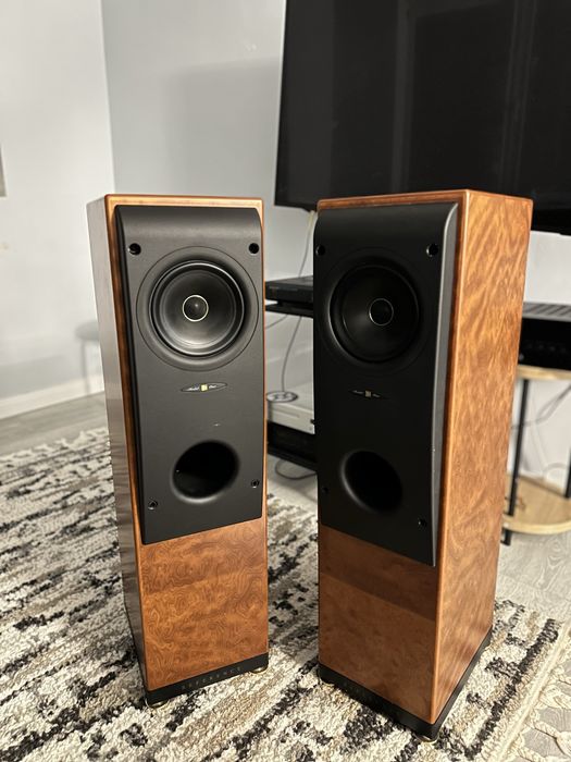 KEF reference model ONE