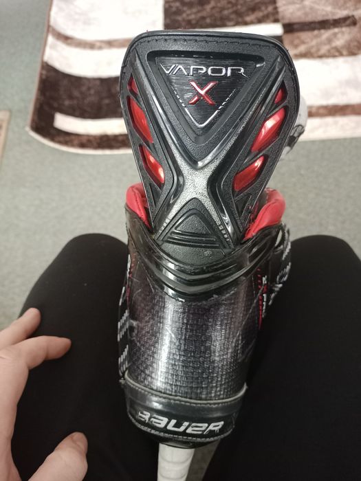 Коньки хоккейные