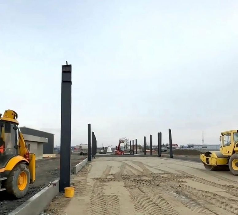 Hala metalica de 300mp sau 400mp cu panouri sandwich si montaj