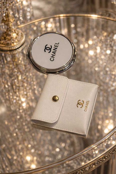 огледало с кожен калъф на шанел chanel джобно огледалце аксесоар
