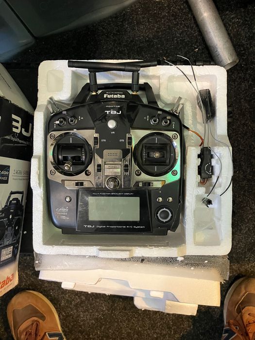 Telecomanda aeromodele Futaba T8J