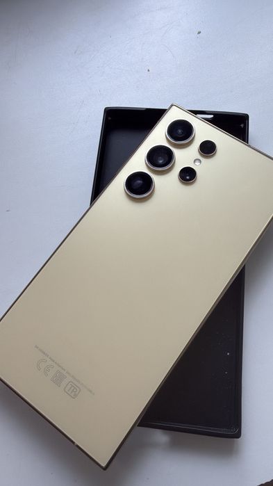 Поодам смартфон Samsung S24 Ultra