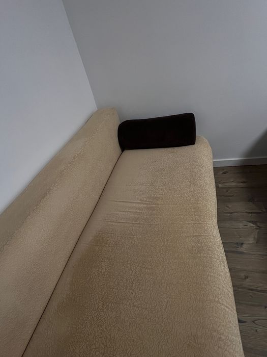 Canapea extensibila + 2 tabureti cadou